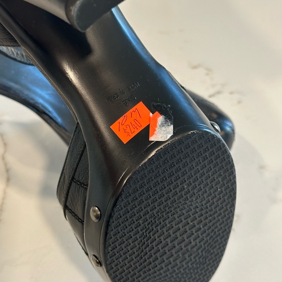 Stuart Weitzman Black Round Tow, Ankle Strap Heel, NWOT - Picture 6 of 10